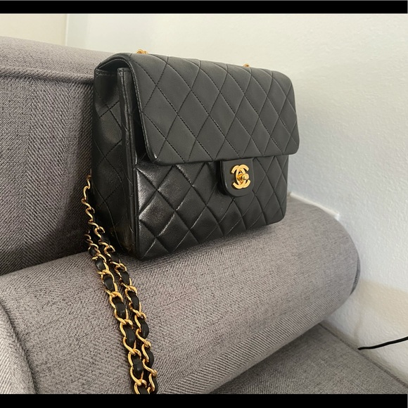 Authentic Chanel classic crossbody flap bag - Picture 3 of 13